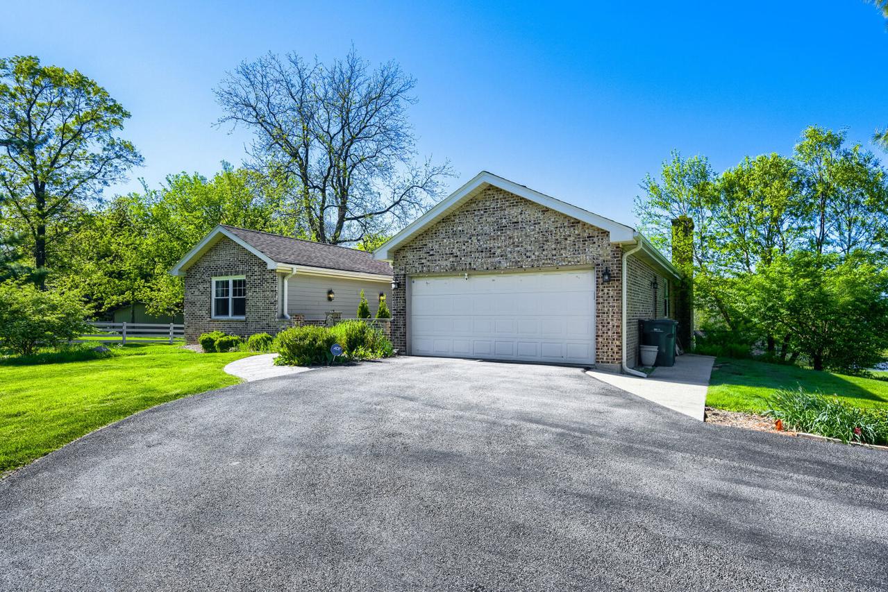 22888 W North Lakewood Ln., Lake Zurich, IL 60047