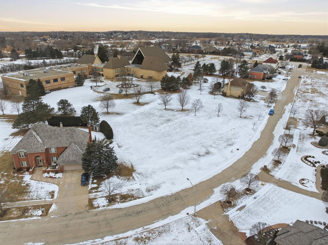 13210 Georgetown Dr., Orland Park, IL 60462
