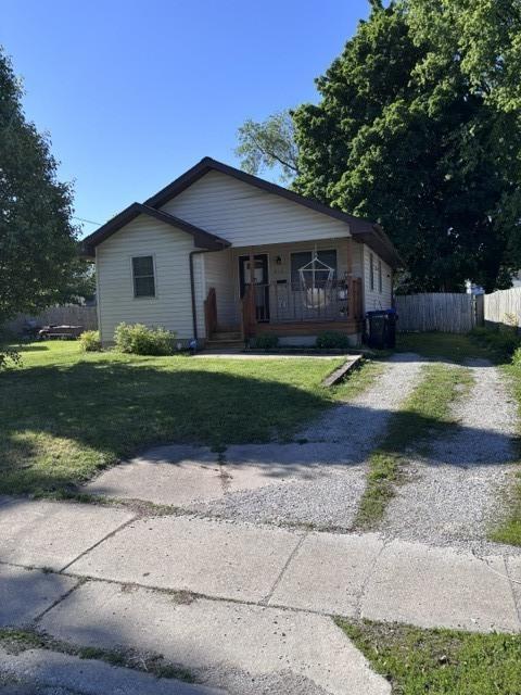 712 W Monroe St., Bloomington, IL 61701