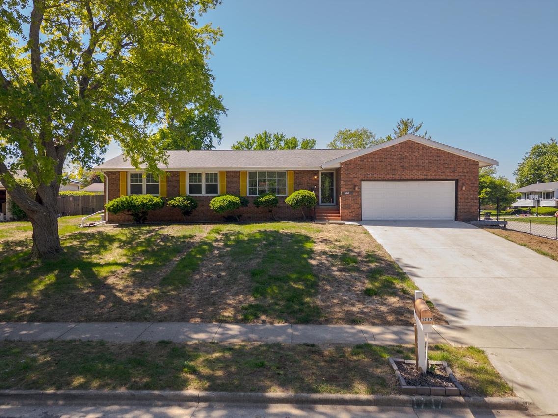 1717 Cook Dr., Normal, IL 61761