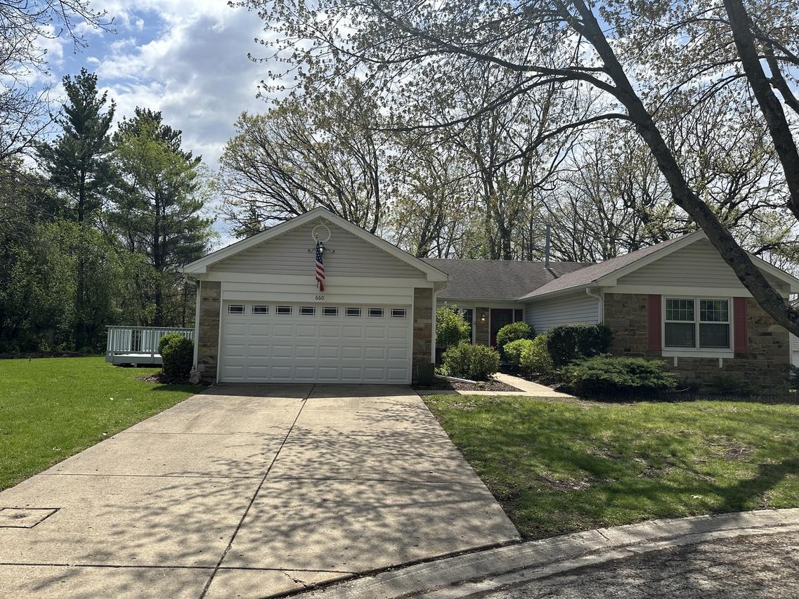 660 Juniper Cir., Algonquin, IL 60102