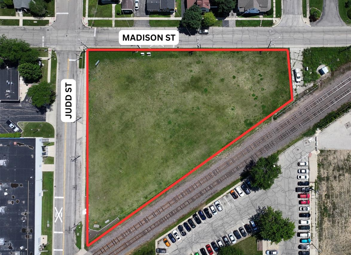 200 E Judd St., Woodstock, IL 60098