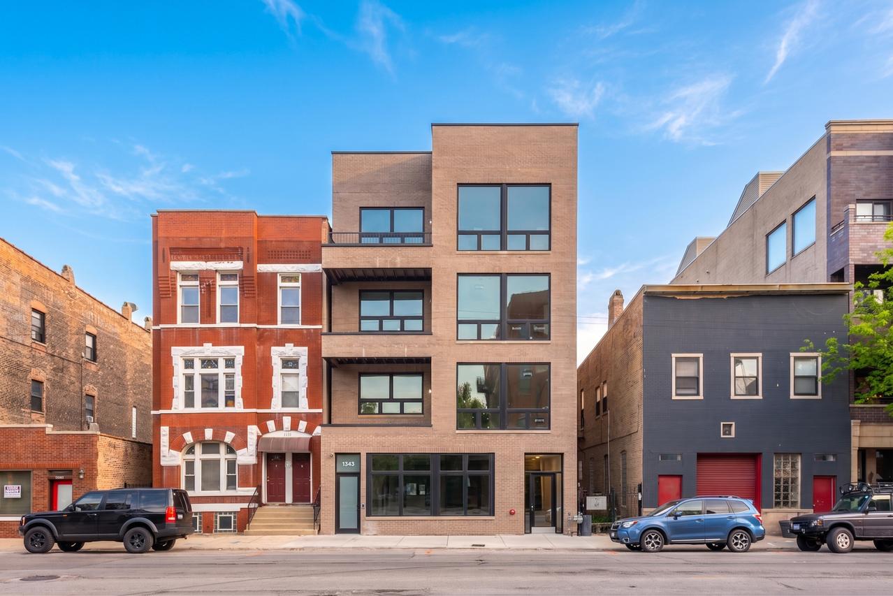 1347 W Grand Ave. #4N, Chicago, IL 60642
