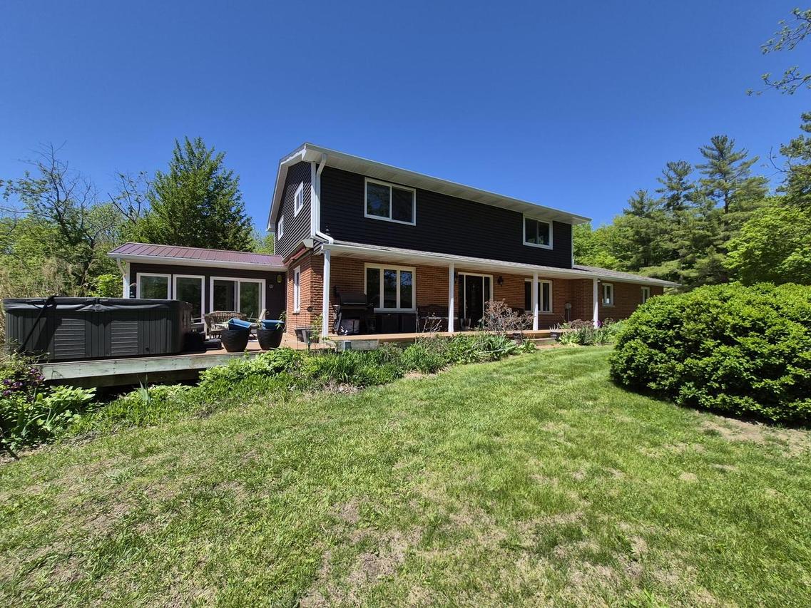 112 Valley View Rd., Galesburg, IL 61401
