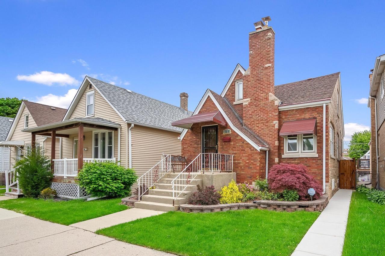 6217 S Mason Ave., Chicago, IL 60638