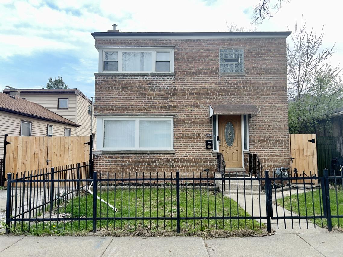 7421 W 64th St., Summit, IL 60501