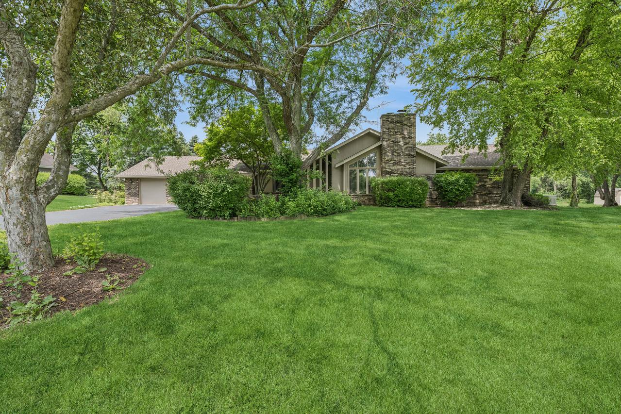 12N320 Jackson Dr., Elgin, IL 60124