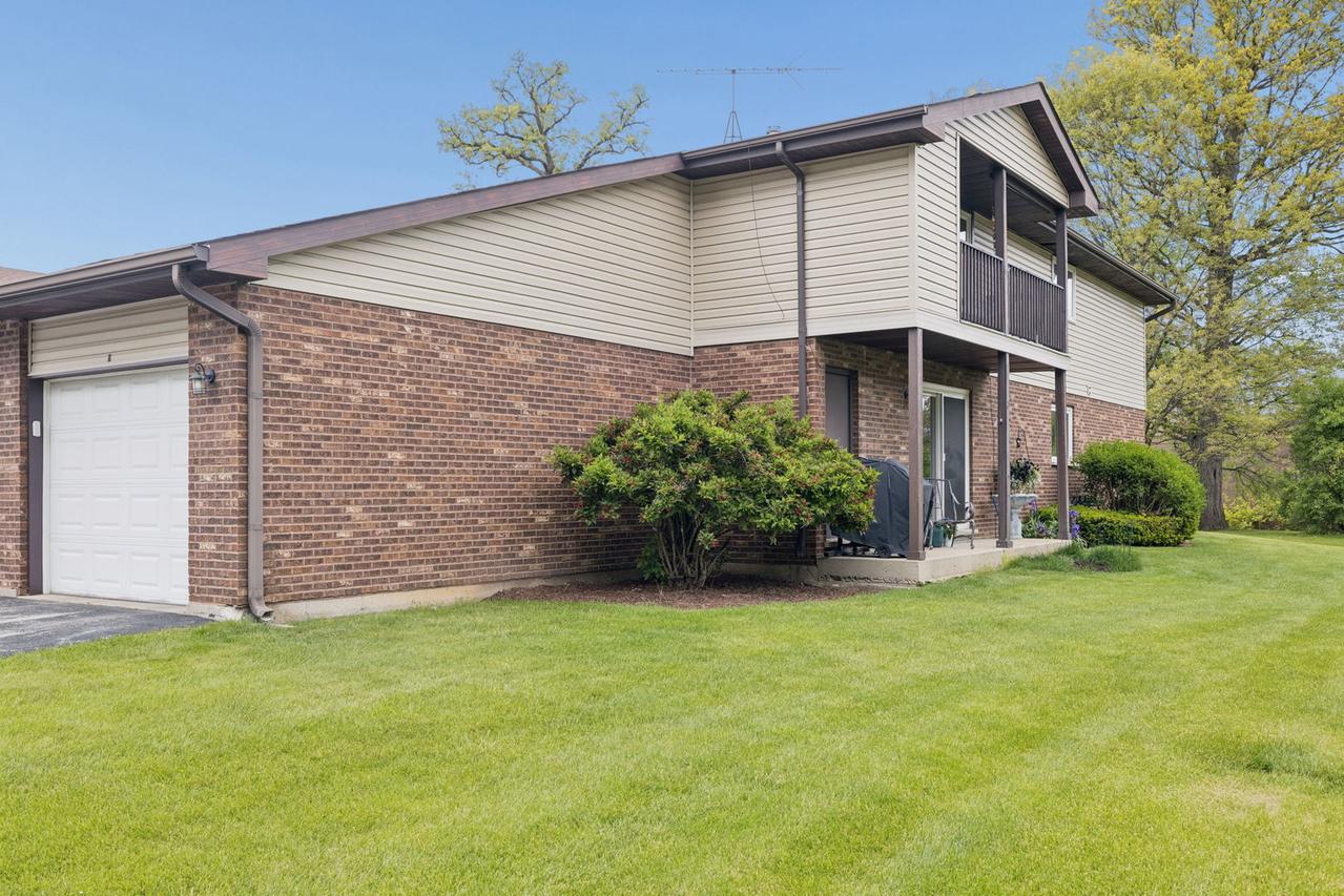 417 Manor Ct. #B, New Lenox, IL 60451