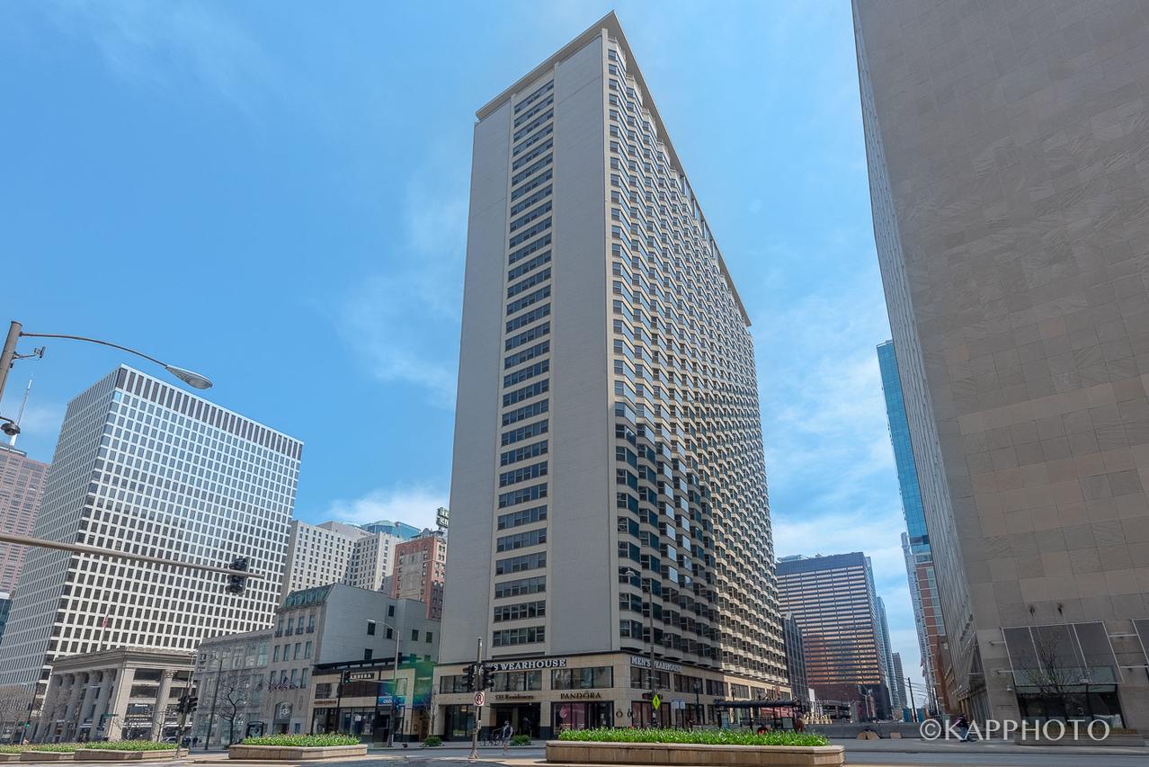 535 N Michigan Ave. #806, Chicago, IL 60611