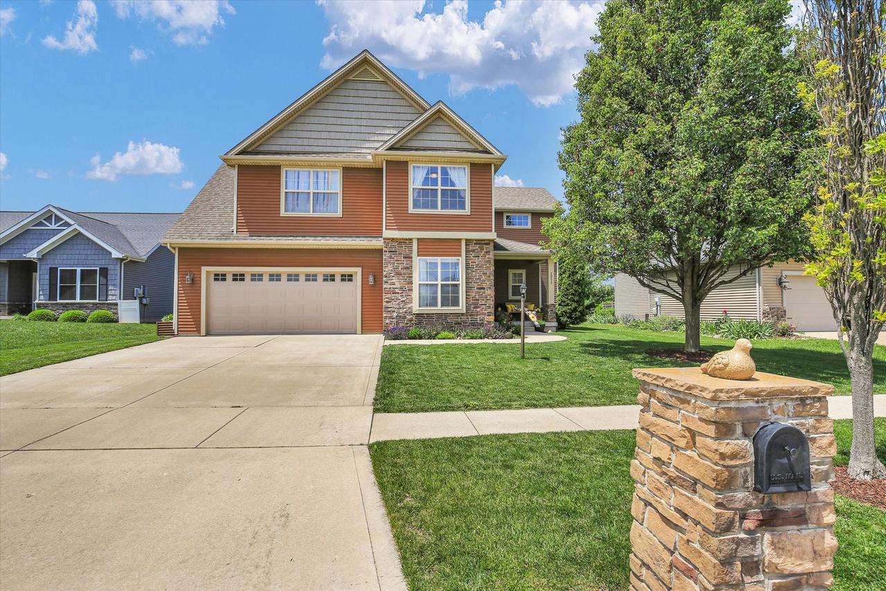 1211 Fieldstone Dr., Savoy, IL 61874