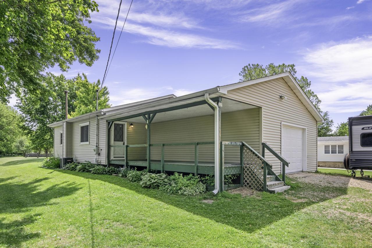 237 Chapman St., Paw Paw, IL 61353