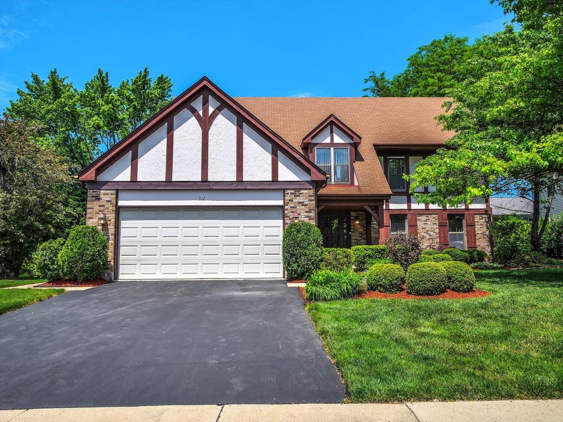 312 W Brampton Ln., Arlington Heights, IL 60004