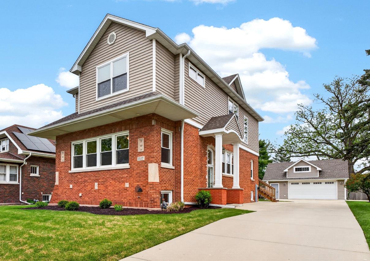 1117 Margret St., Des Plaines, IL 60016