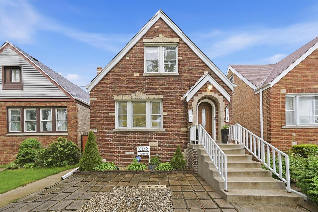 6638 S Karlov Ave., Chicago, IL 60629