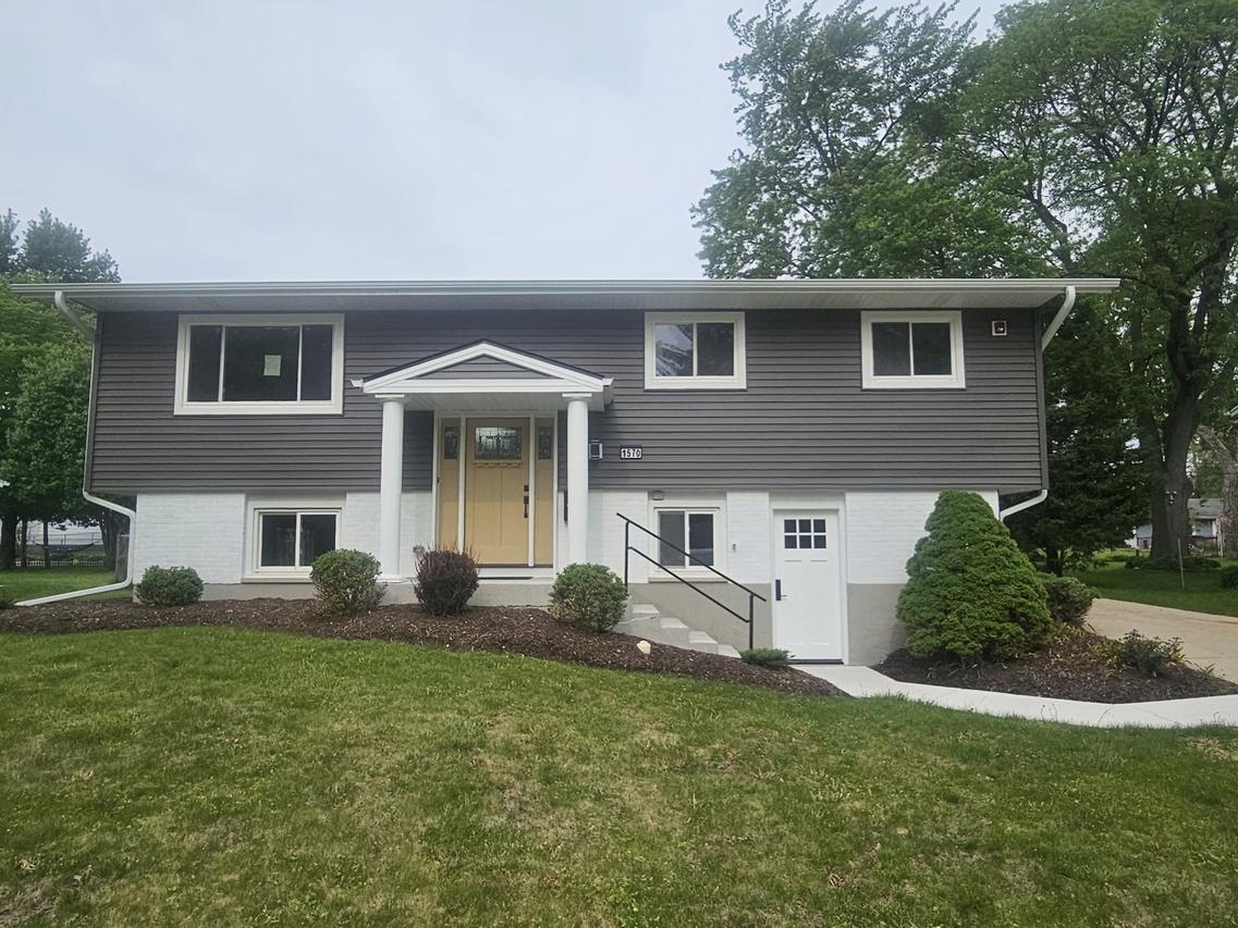 1570 Jefferson Rd., Hoffman Estates, IL 60169