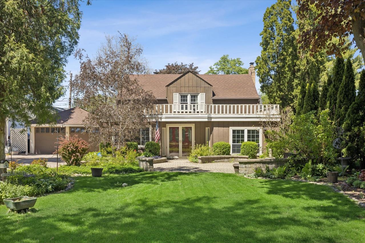946 Walter Ave., Des Plaines, IL 60016