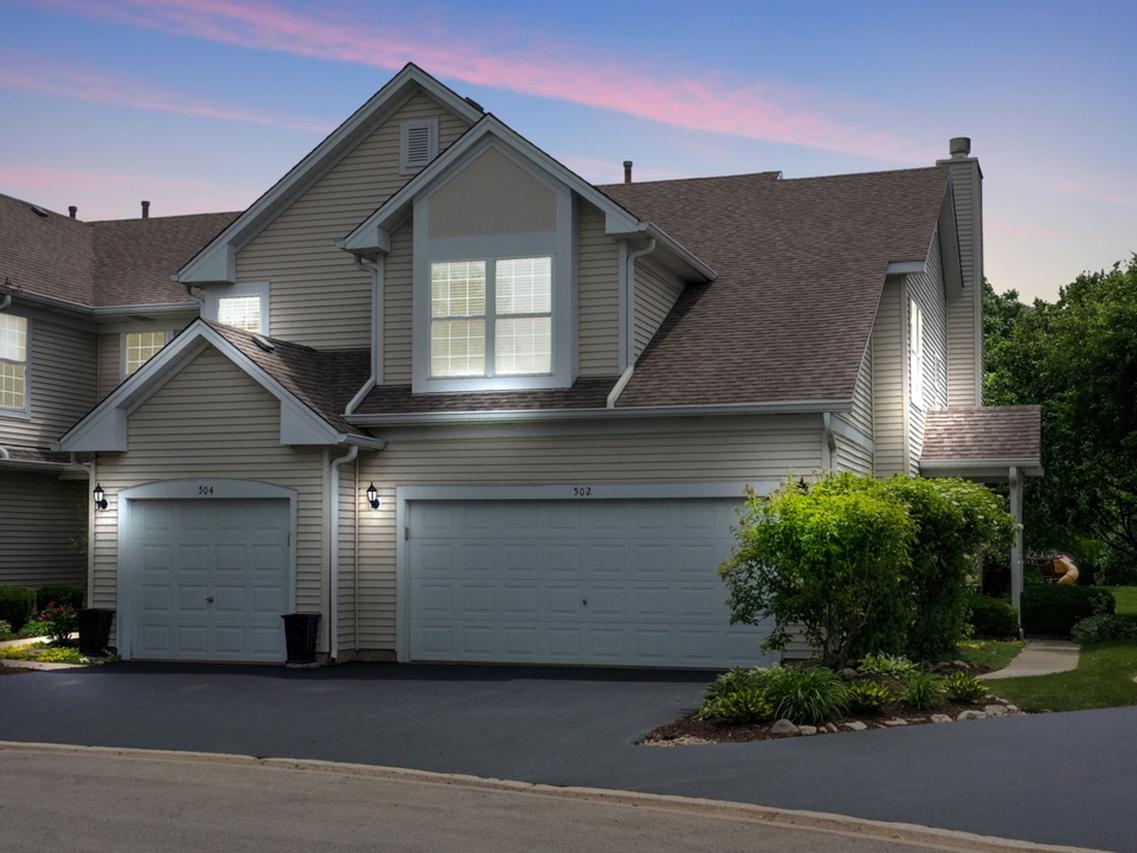 502 Hartford Ct., Oswego, IL 60543