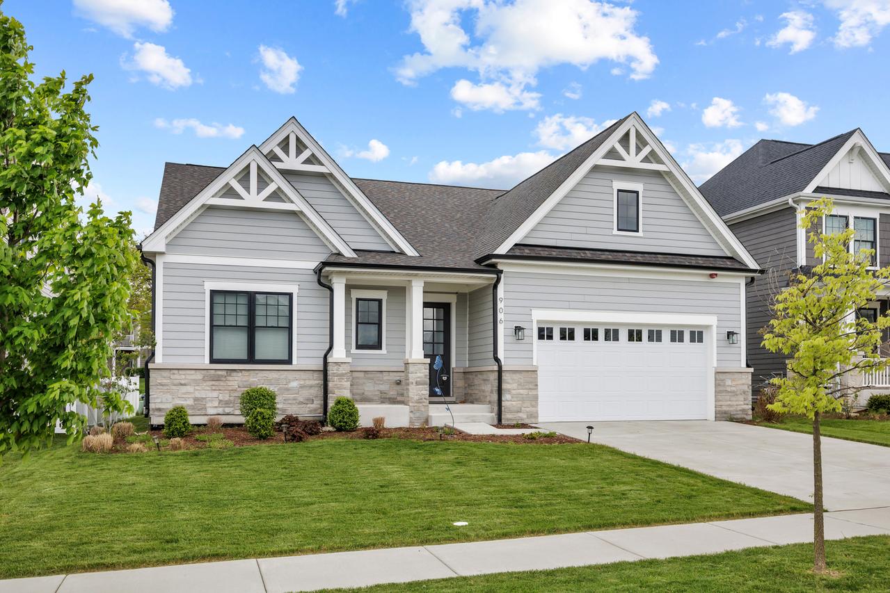 906 Cartwright Ln., Schaumburg, IL 60193