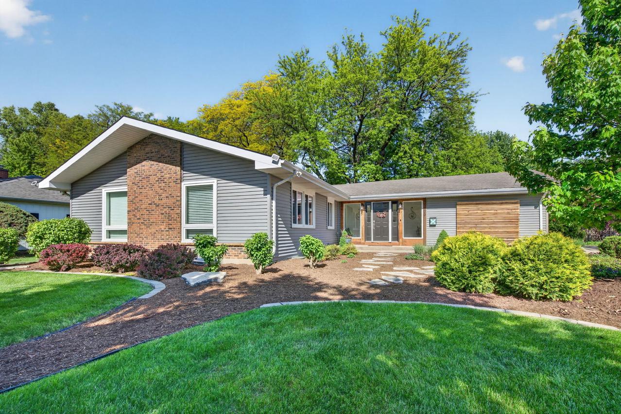 223 Willow Ln., Geneva, IL 60134