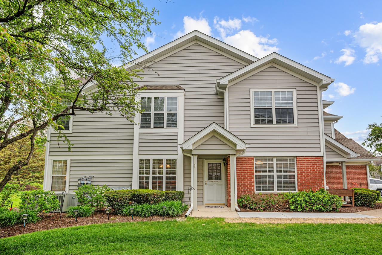 2936 Heatherwood Dr. #19081, Schaumburg, IL 60194