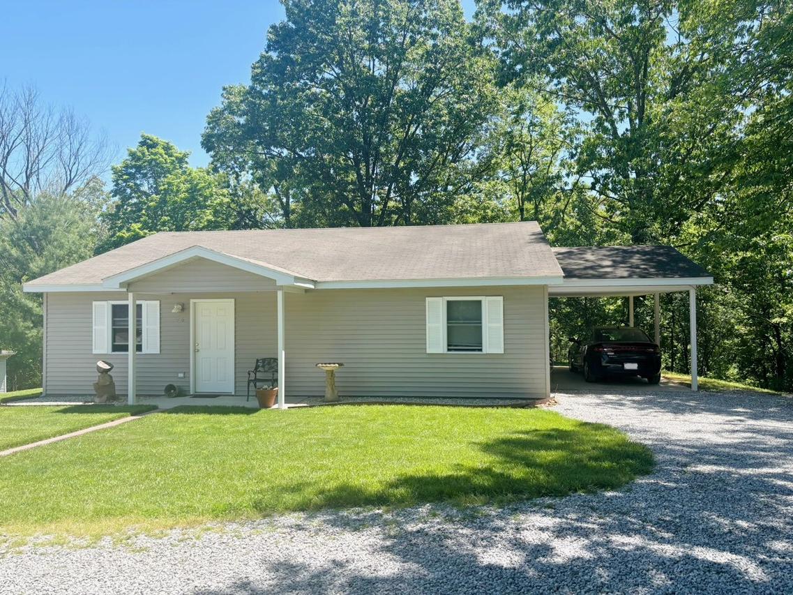 42 Butler Ln., Makanda, IL 62958