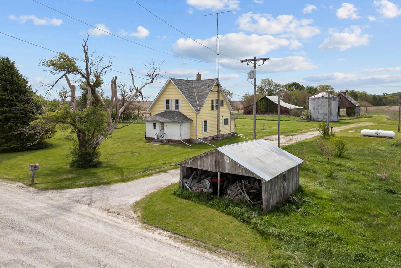 2357 50th Ave., Aledo, IL 61231