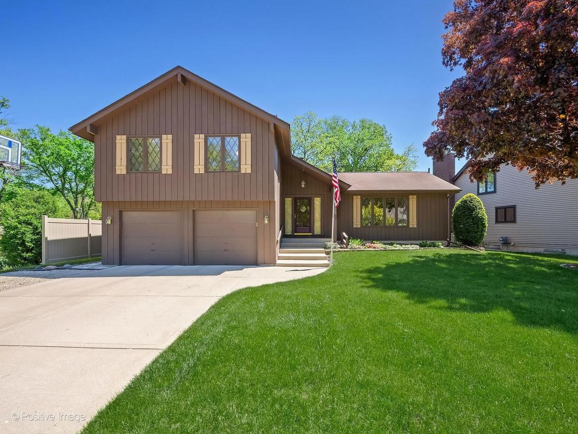 1925 Glencoe St., Wheaton, IL 60187