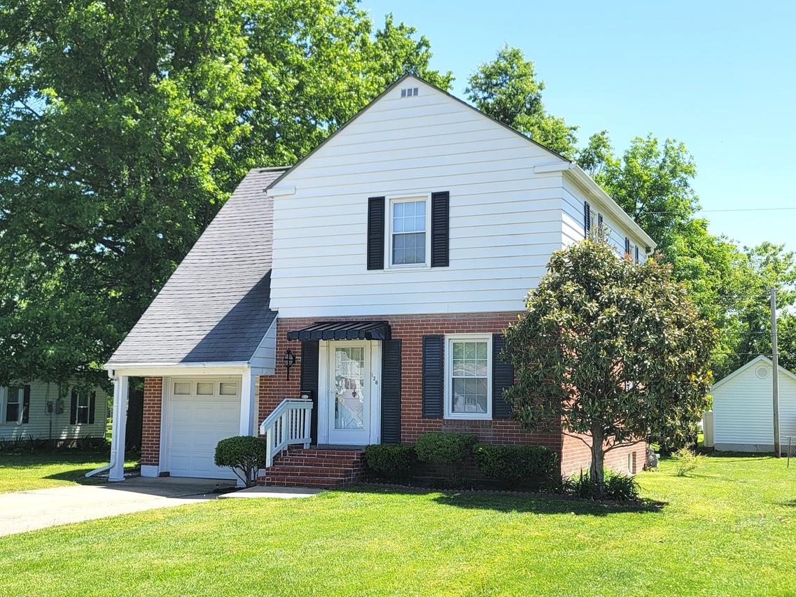 128 N Indiana Ave., Salem, IL 62881