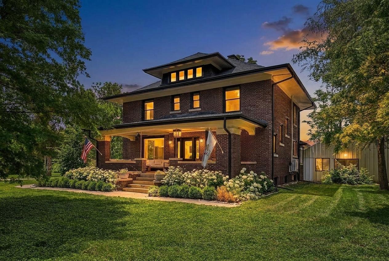 901 S Dunlap Ave., Savoy, IL 61874