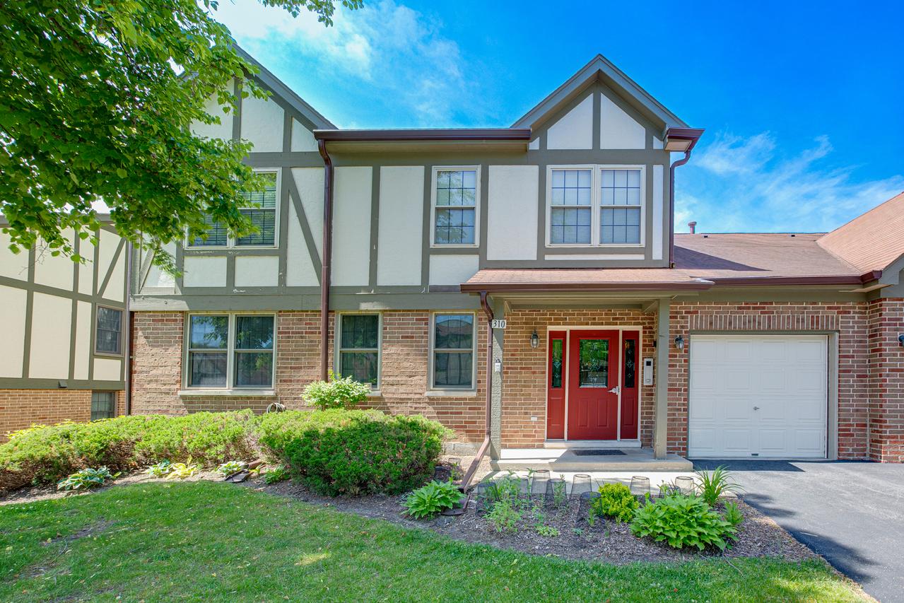 310 Carriage Way #2D, Bloomingdale, IL 60108