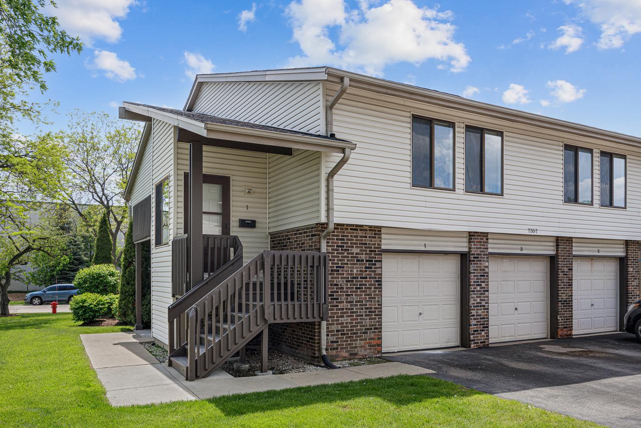 7557 Bristol Ln. #1, Hanover Park, IL 60133