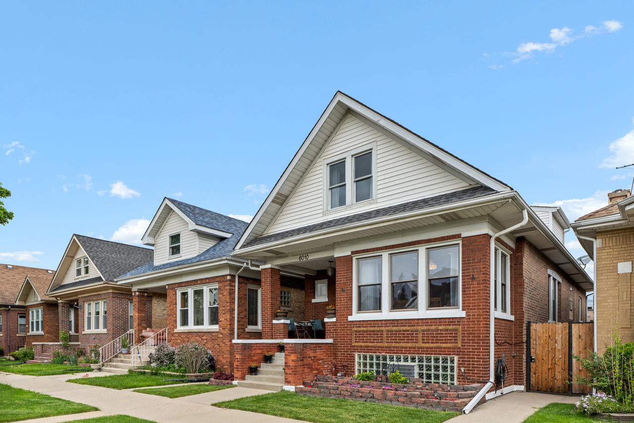6010 W Dakin St., Chicago, IL 60634