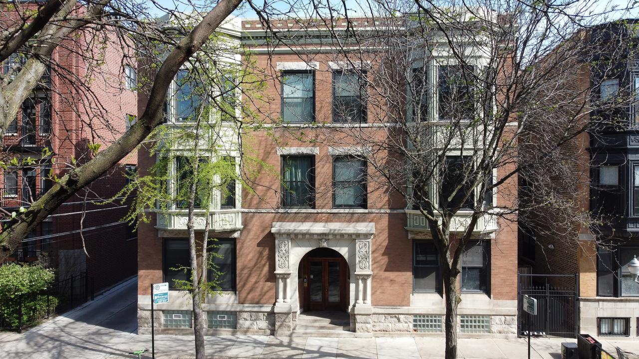 808 W Buckingham Pl. #1, Chicago, IL 60657