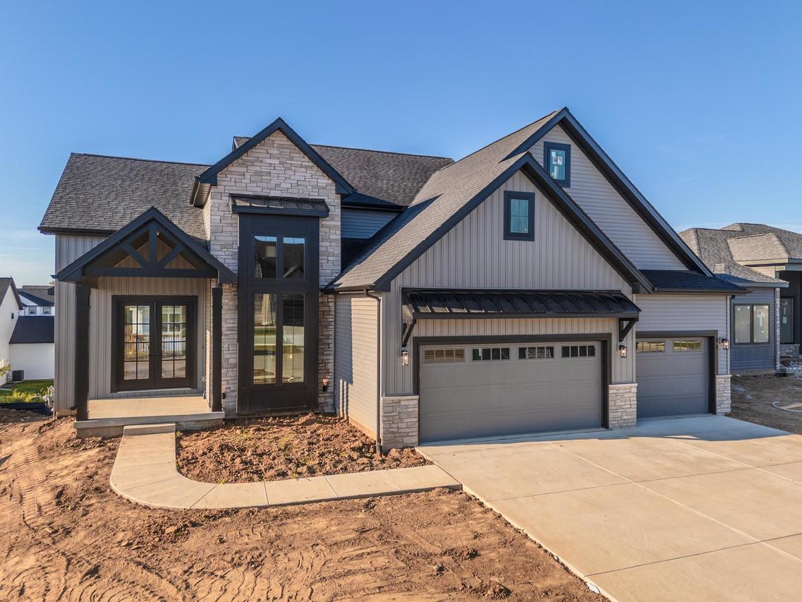 1103 Bell Grove Dr., Bloomington, IL 61705