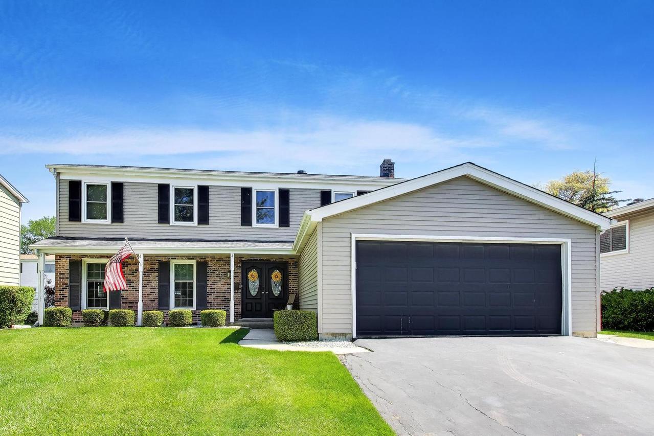 401 Collen Dr., Lombard, IL 60148