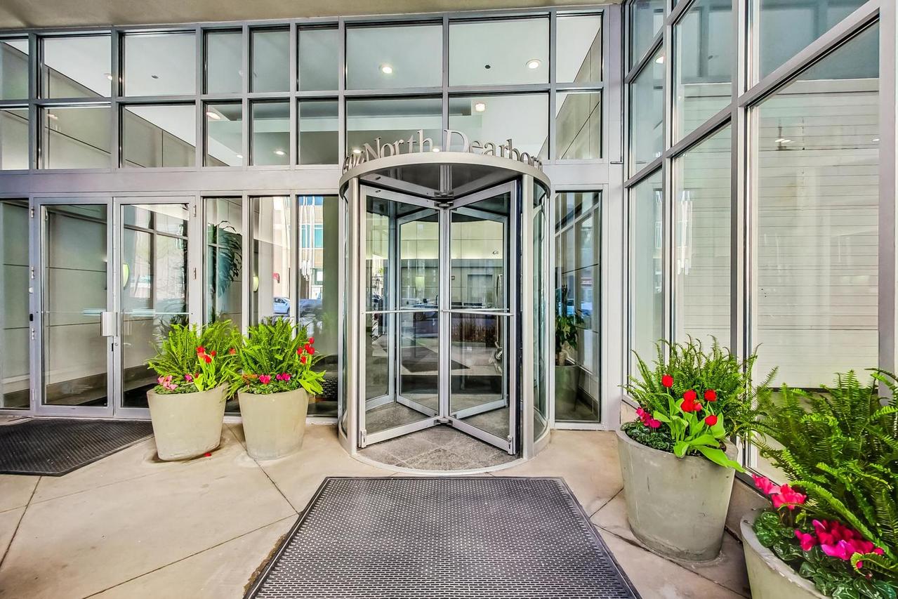 600 N Dearborn St. #1502, Chicago, IL 60610