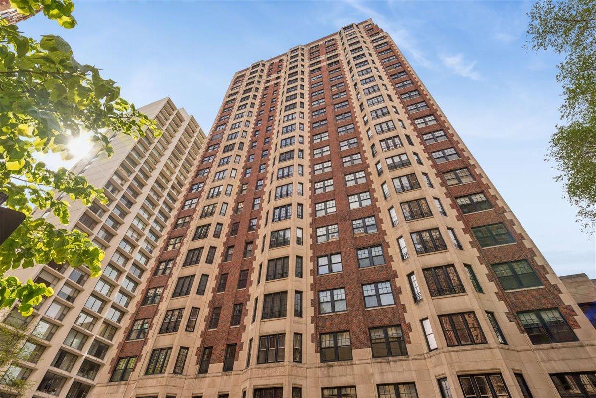 421 W Melrose St. #11B, Chicago, IL 60657