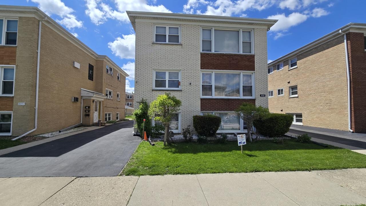 8157 Smith Ln., River Grove, IL 60171