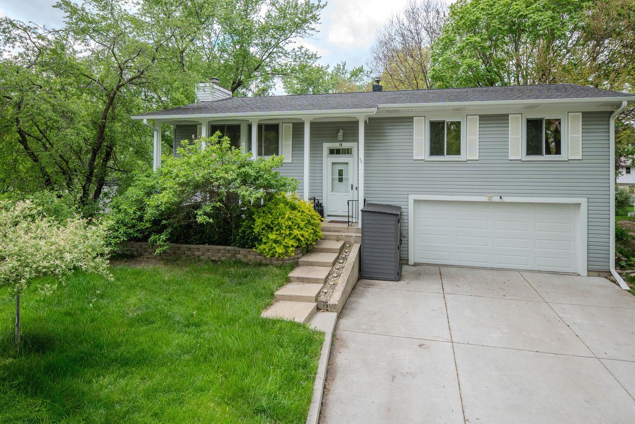 10 Cumberland Ct., Cary, IL 60013