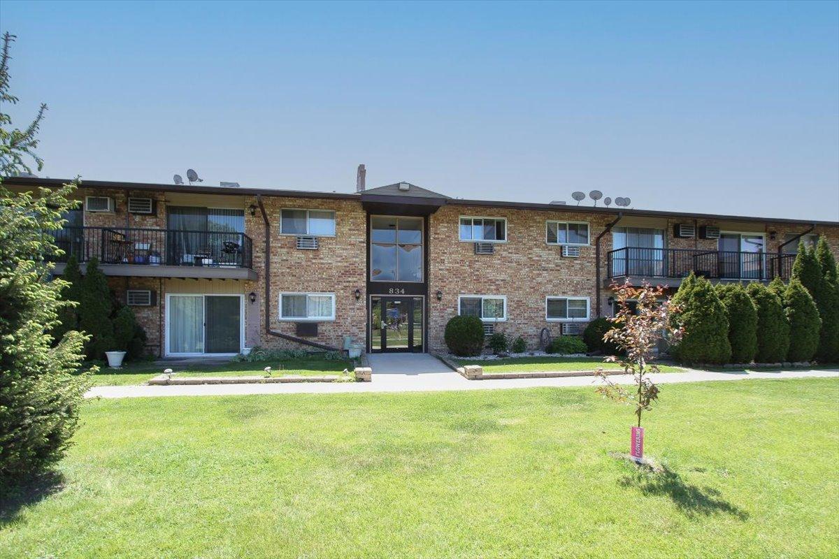 834 E Old Willow Rd. #209, Prospect Heights, IL 60070