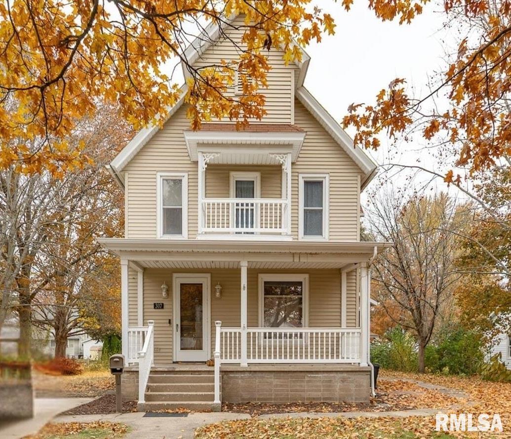 307 E Court St., Cambridge, IL 61238