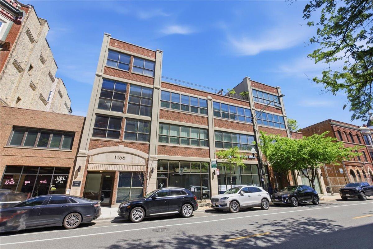 1158 W Armitage Ave. #206, Chicago, IL 60614