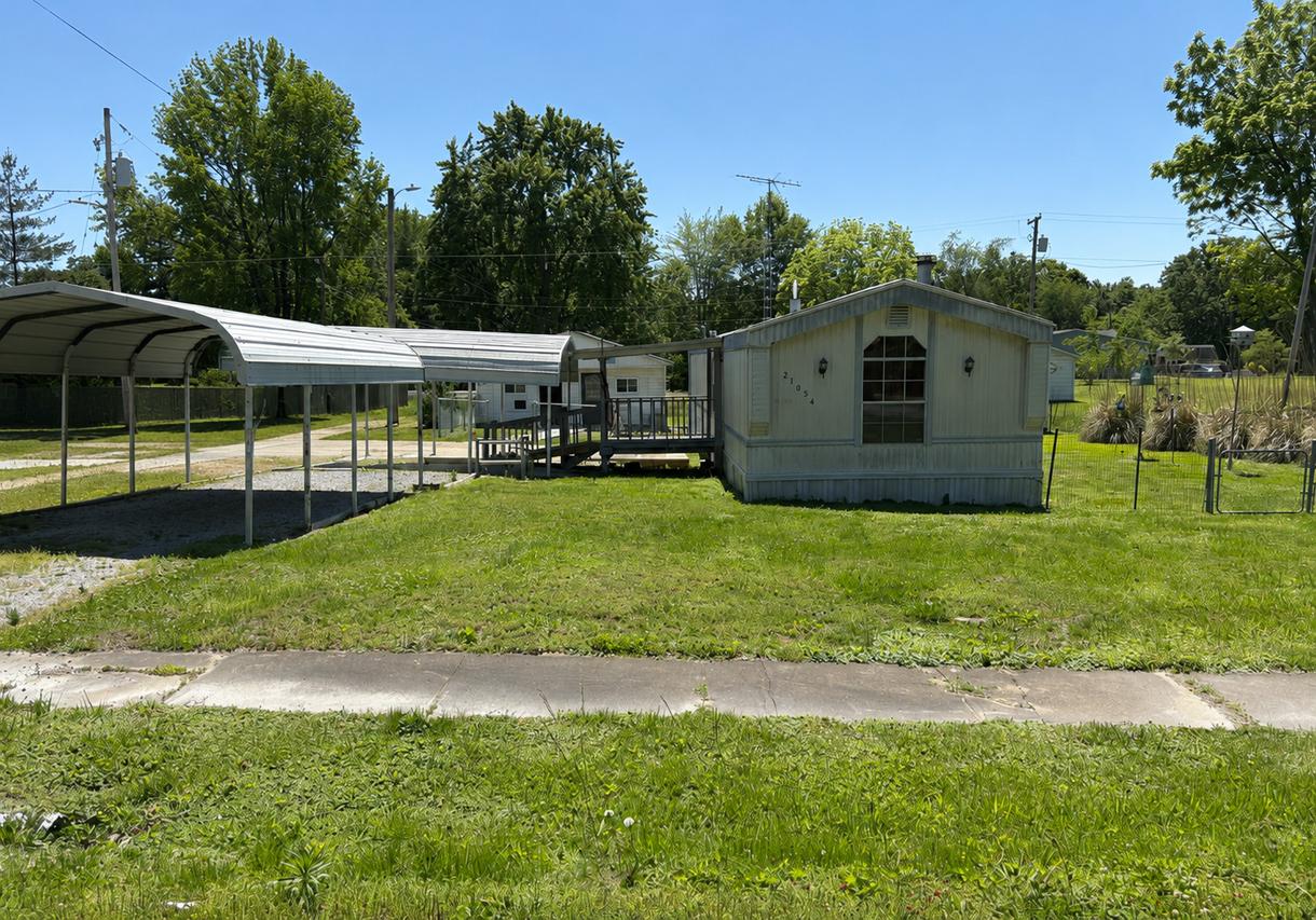 21654 Benton St., Thompsonville, IL 62890