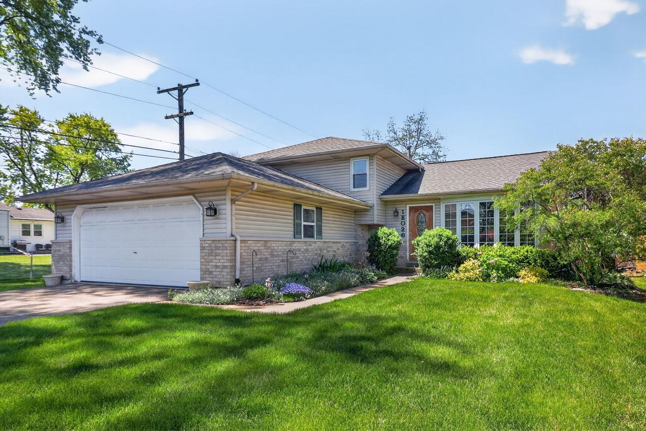 1N026 Papworth St., Carol Stream, IL 60188