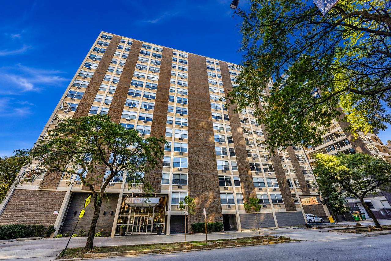 3033 N Sheridan Rd. #1610, Chicago, IL 60657
