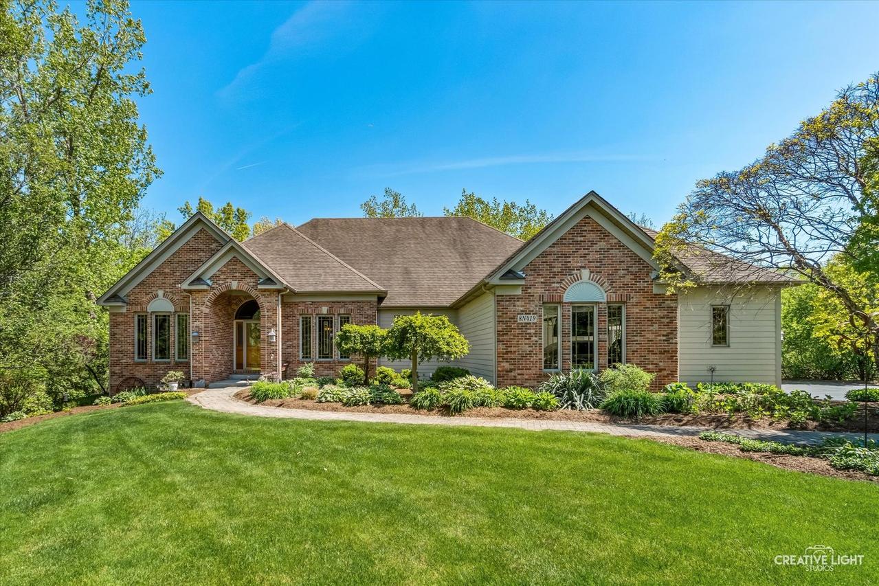 8N419 Sunny Hill Cir., Elgin, IL 60124