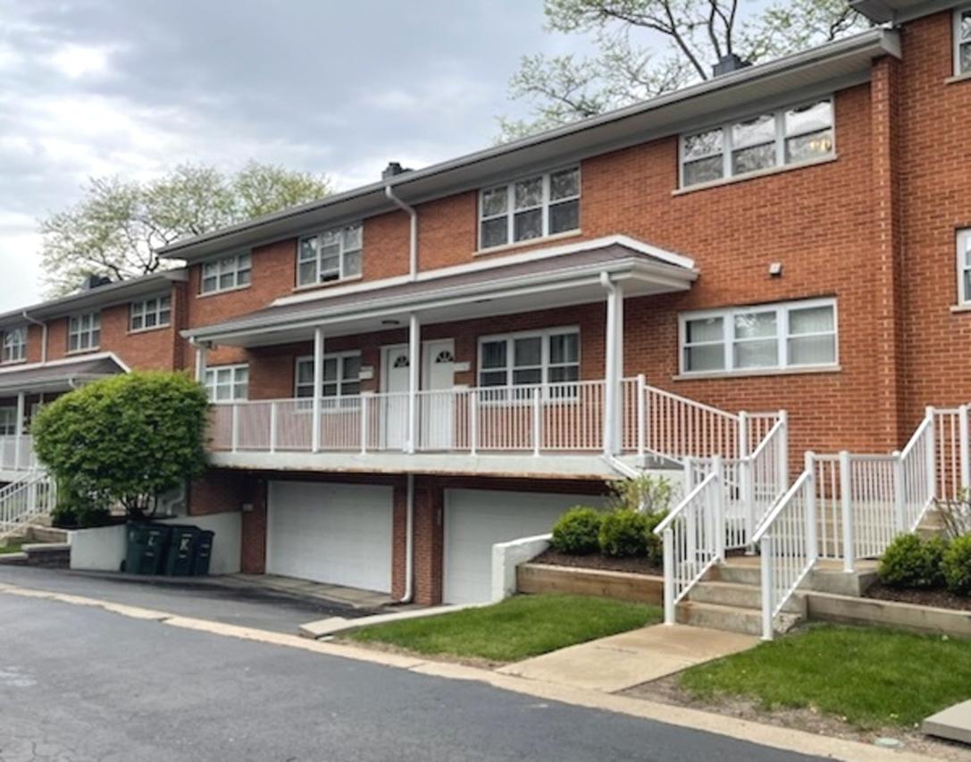 169 E Palatine Rd. #J, Palatine, IL 60067