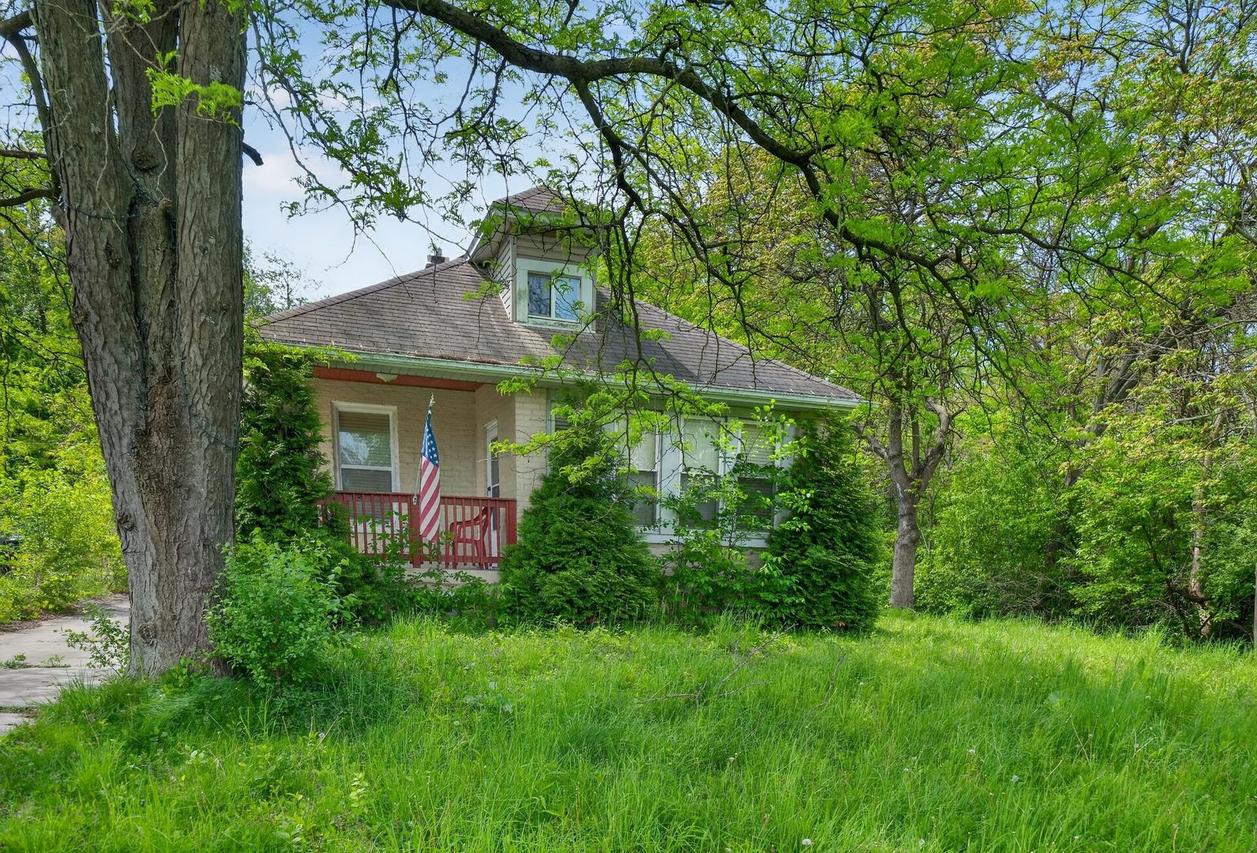 476 E 23rd St., Chicago Heights, IL 60411