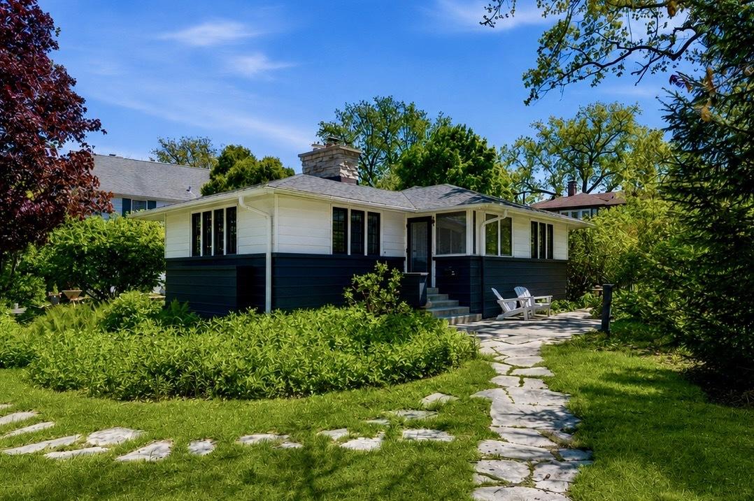 1184 Wade St., Highland Park, IL 60035