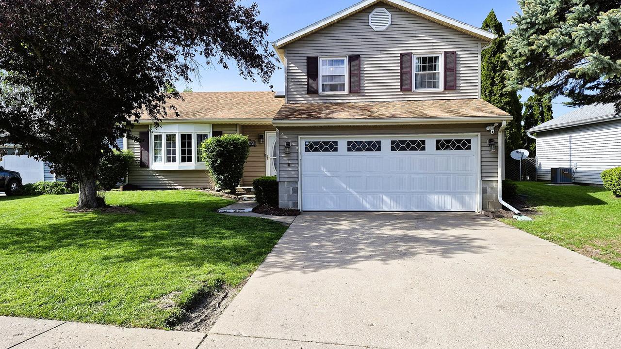 1206 E 24th St., Sterling, IL 61081